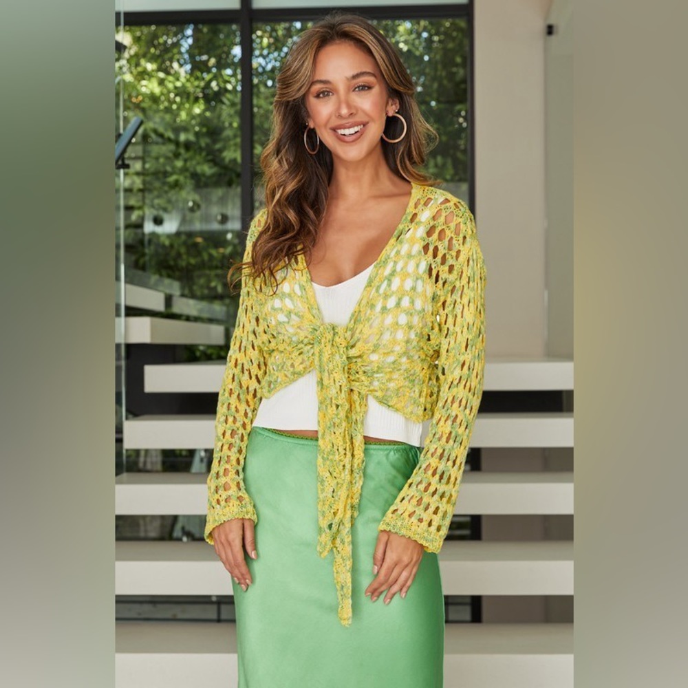 (72538-VAR-YLLW) VARIEGATED KNIT TIE FRONT TOP